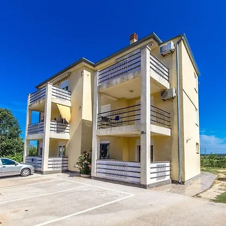 Apartman Pineta *