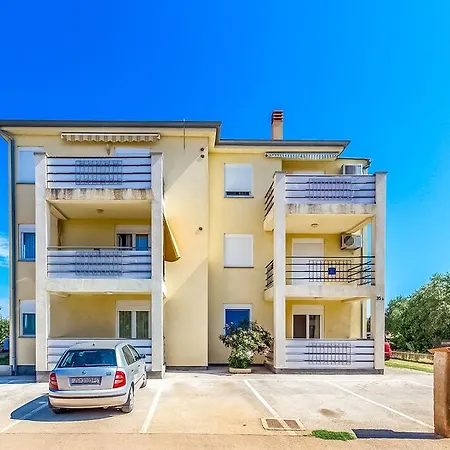 Pineta Apartment *