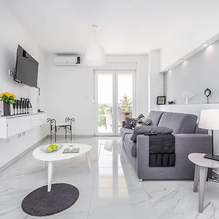 Apartment Pineta *