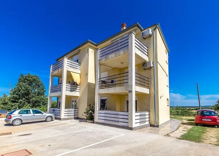 아파트 Pineta 파자나